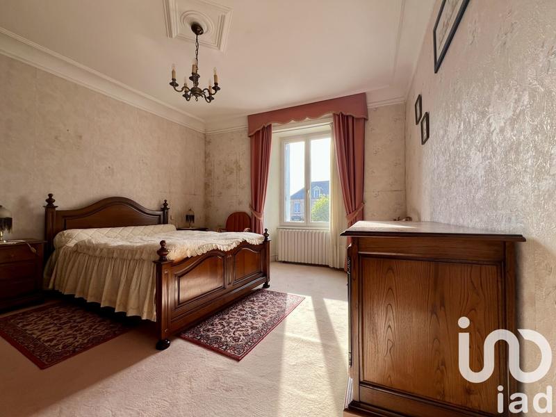 Maison - 224 m² - 10 pièces