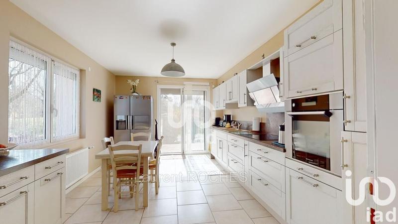 Maison - 372 m² - 12 pièces