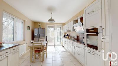 Maison - 372 m² - 12 pièces