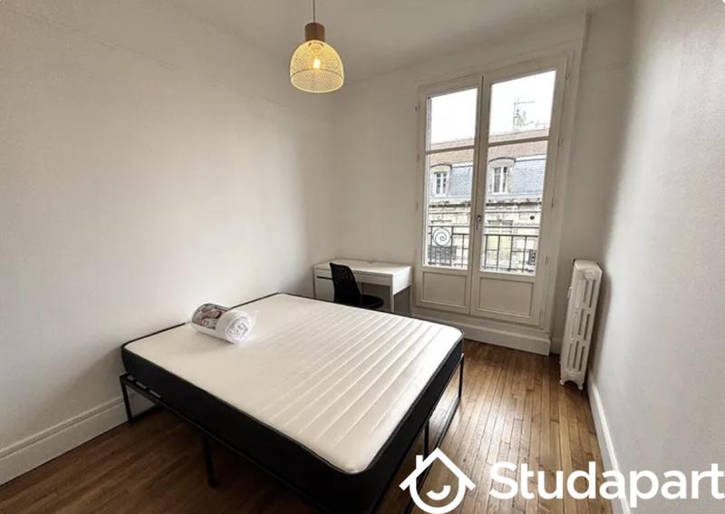 Chambre - 12 m² - 1 pièce