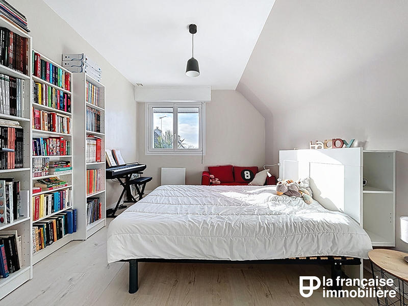 Maison - 218 m² - 8 pièces