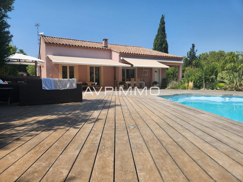 Villa - 200 m² - 5 pièces