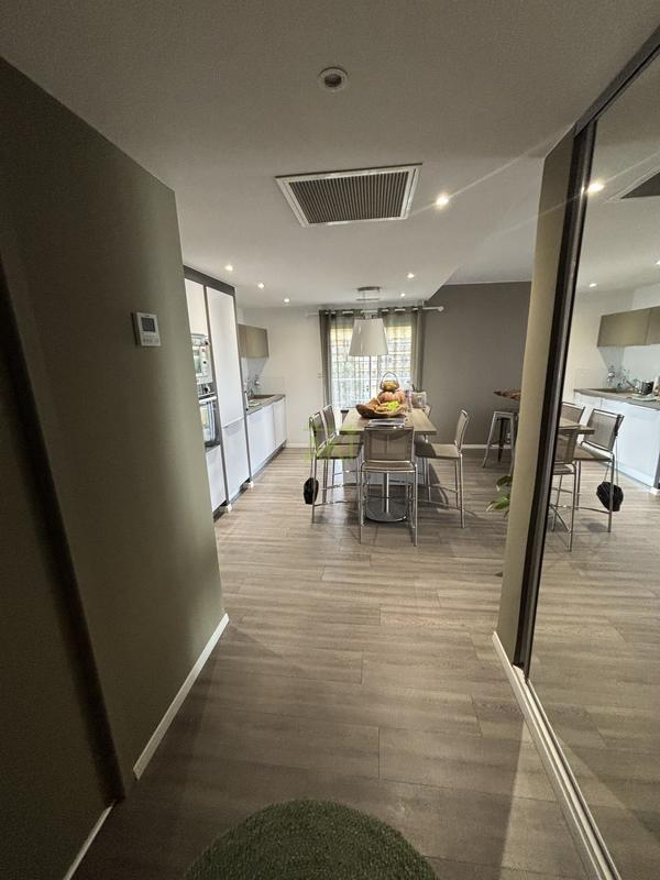 Appartement - 95 m² - 3 pièces