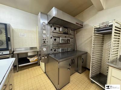 Fonds de commerce - Local commercial - 216 m²