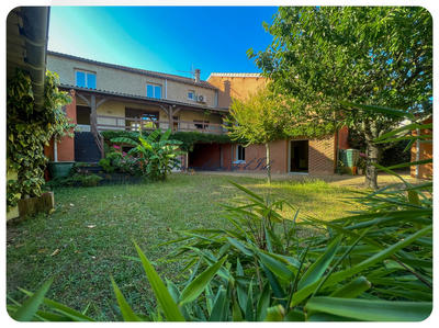 Maison - 286 m² - 9 pièces