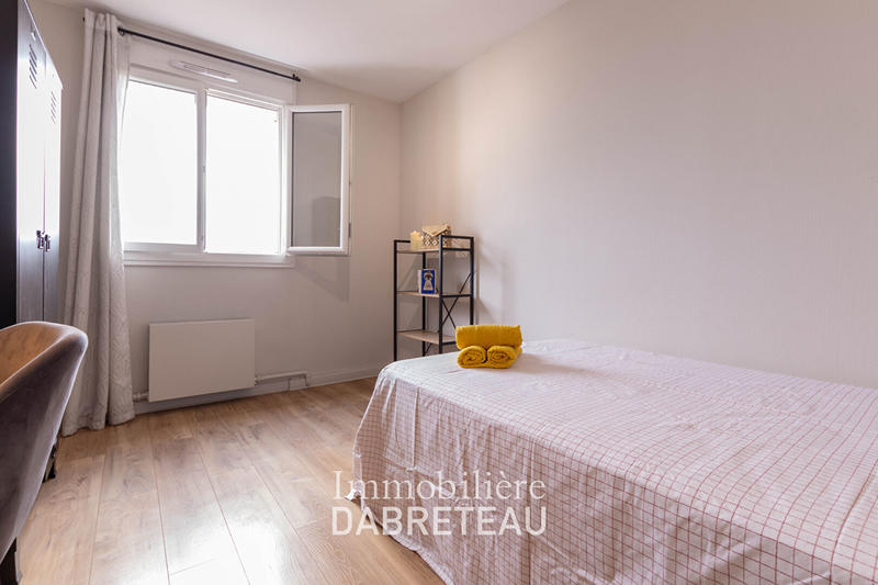 Chambre - 107 m² - 7 pièces