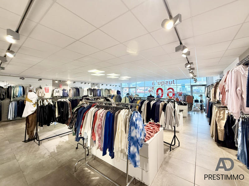 Fonds de commerce - Magasins - 165 m²