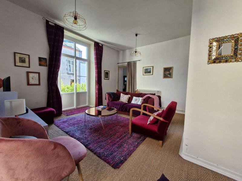 Maison - 225 m² - 7 pièces