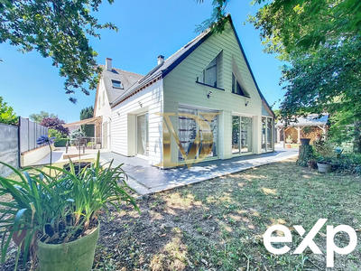 Maison - 227 m² - 10 pièces