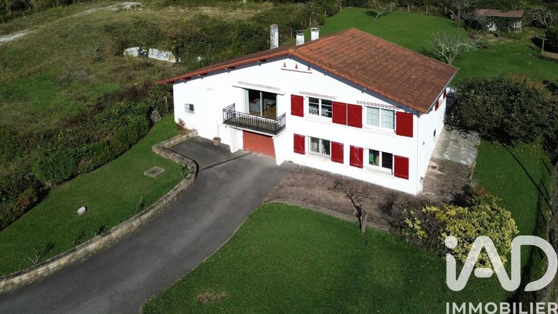 Maison - 121 m² - 5 pièces