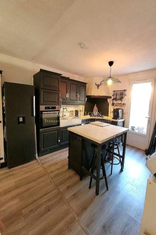 Maison - 93 m² - 5 pièces