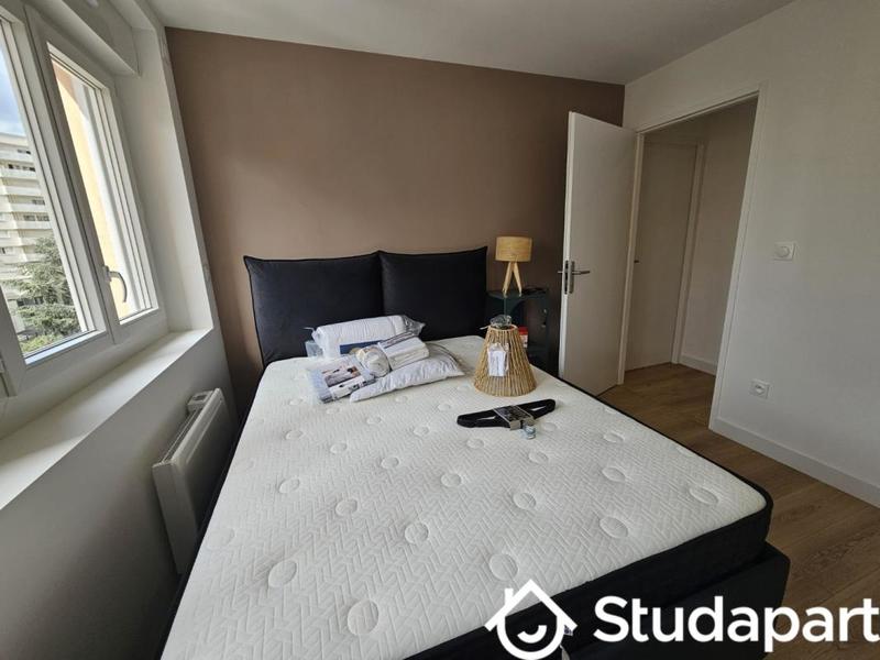 Chambre - 11 m² - 1 pièce