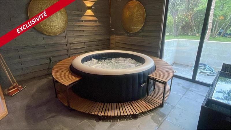 Demeure - 351 m² - 8 pièces