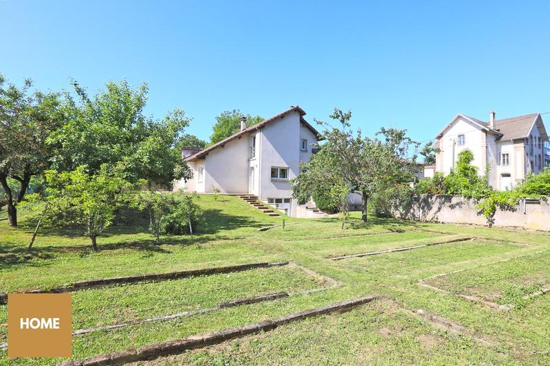 Maison - 230 m² - 7 pièces