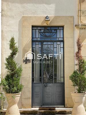 Maison de maîtres - 331 m² - 12 pièces