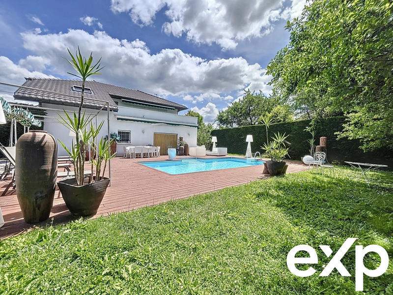 Maison - 180 m² - 7 pièces