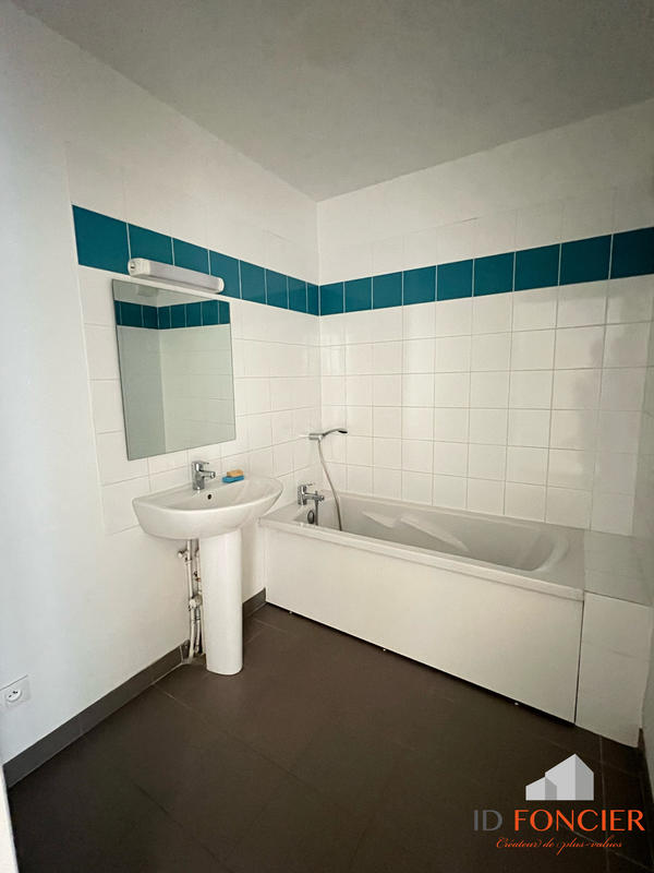 Appartement - 81 m² - 4 pièces