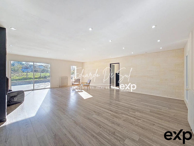 Maison - 161 m² - 6 pièces