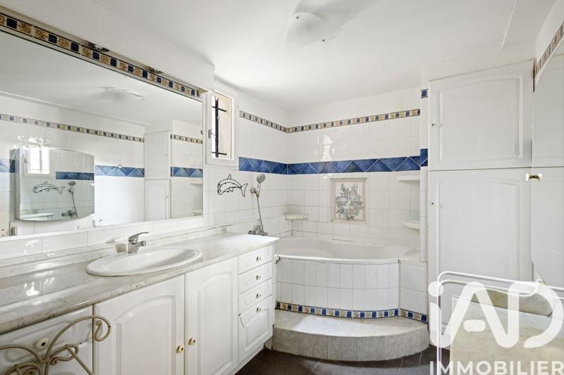 Maison - 170 m² - 5 pièces