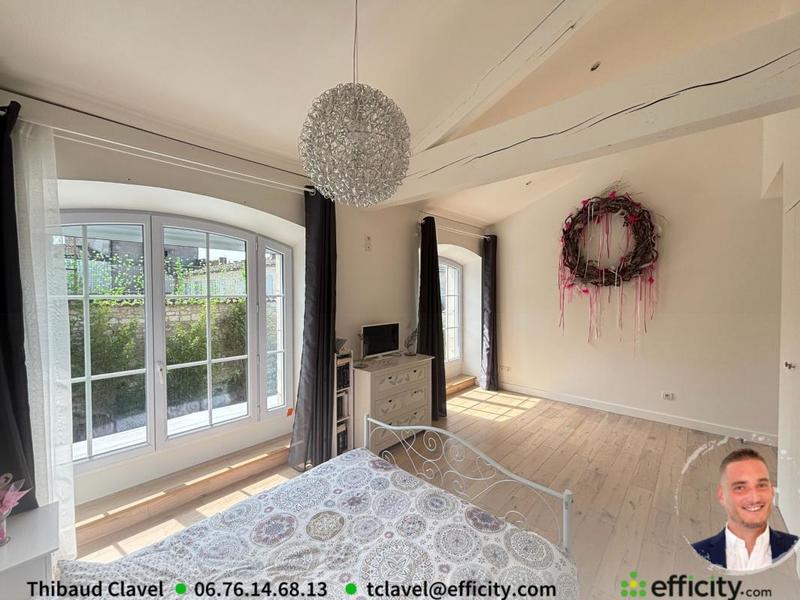 Maison - 283 m² - 10 pièces