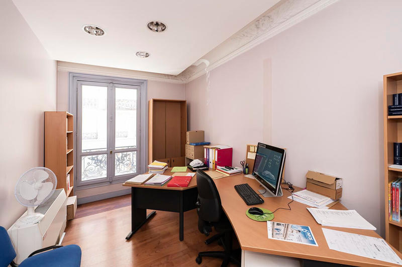 Local commercial - 140 m² - 8 pièces