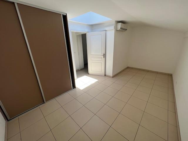 Appartement ancien - 71 m² - 3 pièces