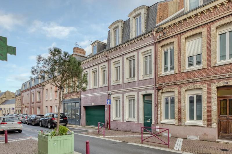 Demeure - 238 m² - 11 pièces