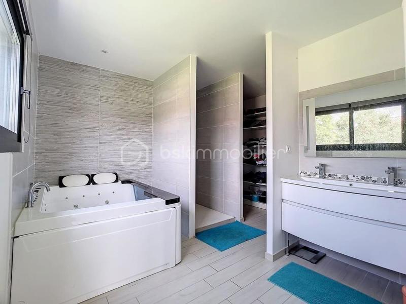 Maison - 168 m² - 6 pièces