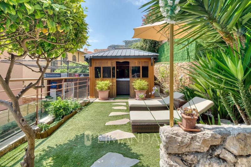 Villa - 180 m² - 6 pièces