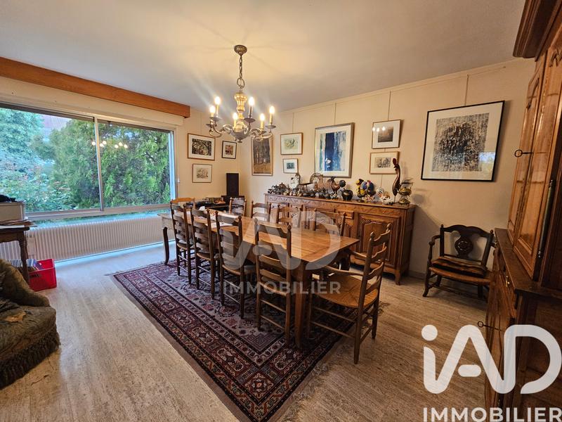 Maison - 223 m² - 8 pièces