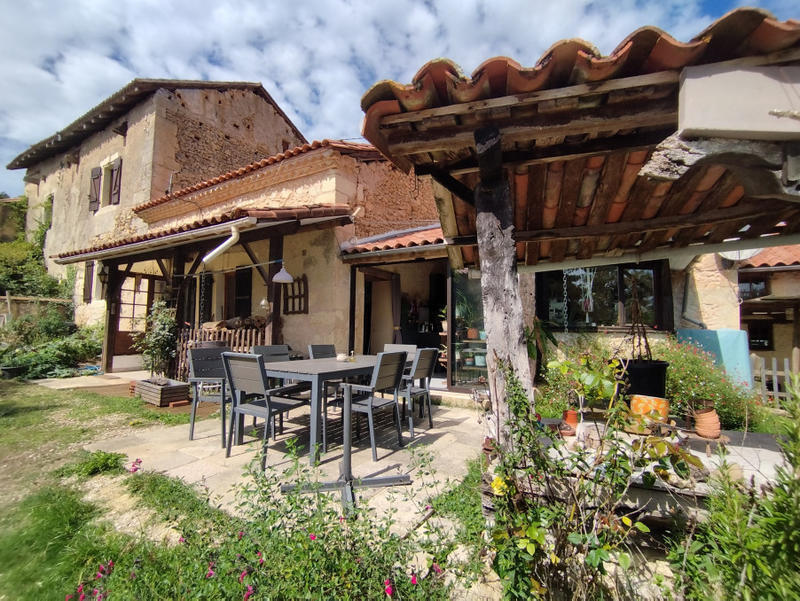 Maison - 230 m² - 8 pièces