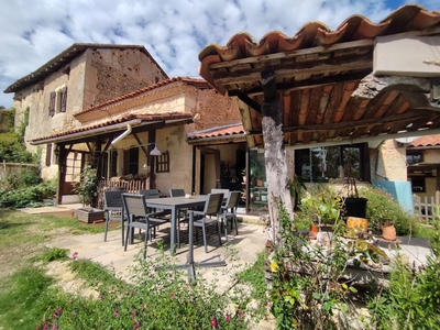 Maison - 230 m² - 8 pièces