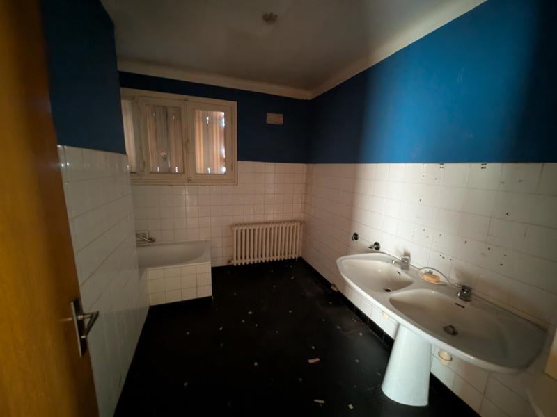 Maison - 250 m² - 7 pièces