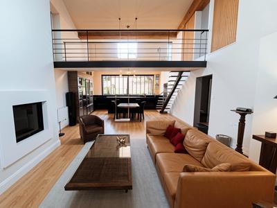 Maison - 180 m² - 5 pièces