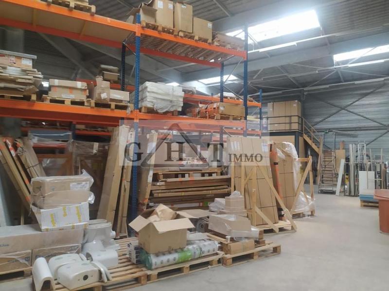 Entrepôt - 2 906 m²