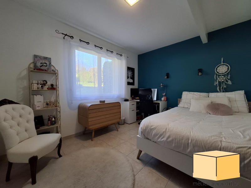 Villa - 140 m² - 8 pièces