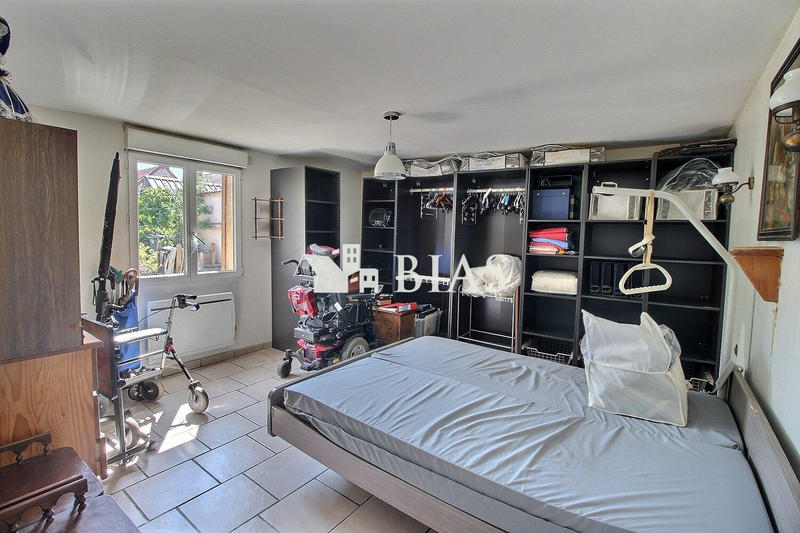 Maison - 298 m² - 10 pièces