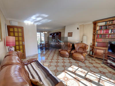 Villa - 100 m² - 5 pièces