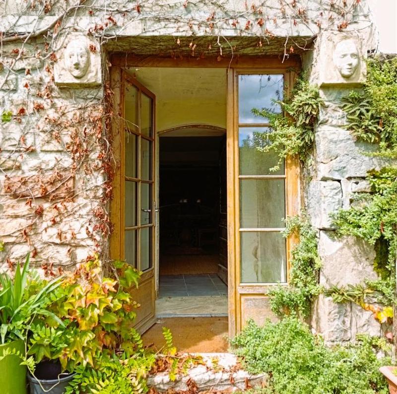 Corps de ferme - 270 m² - 9 pièces