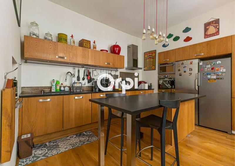 Maison - 230 m² - 7 pièces