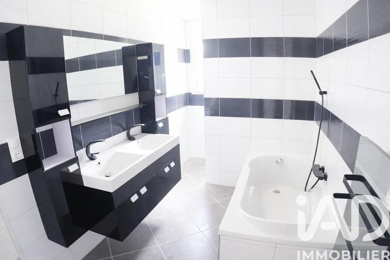 Maison - 104 m² - 4 pièces