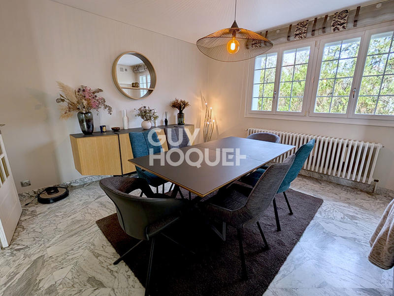 Maison - 198 m² - 8 pièces