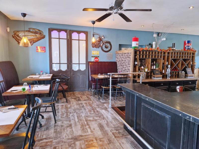 Local commercial - 347 m² - 14 pièces