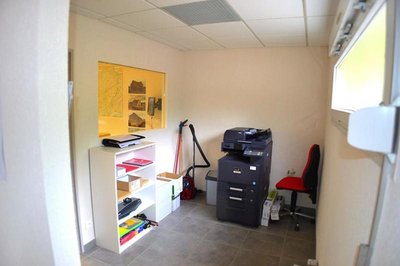 Local commercial - 126 m² - 10 pièces