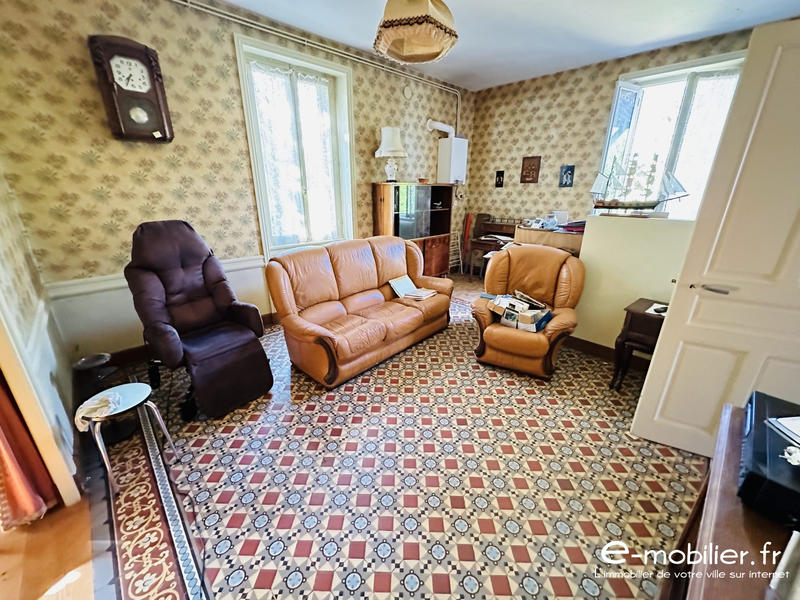 Maison - 220 m² - 8 pièces