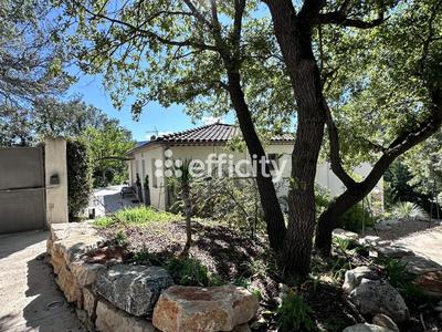 Maison - 290 m² - 11 pièces