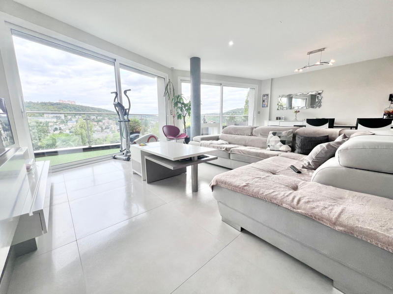 Propriété - 190 m² - 6 pièces