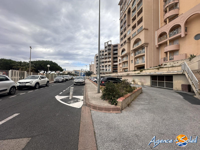 Parking / Garage - 12 m²