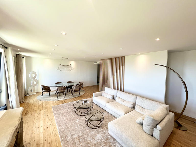 Duplex - 210 m² - 7 pièces