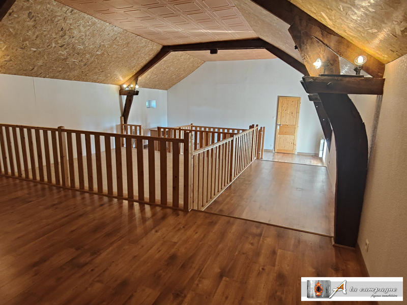 Maison - 210 m² - 9 pièces